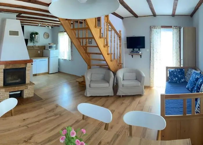 Wczasy U Reni بيت للعطل